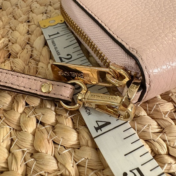 Michael Kors Jet Set Zippered LARGE Continental Pink Wristlet IMMACULATE & CUTE! - Picture 7 of 15